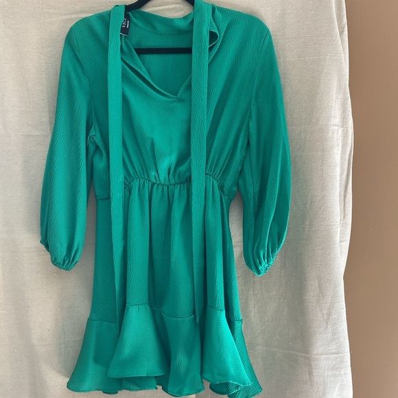 Vici flowy long sleeve dress - Picture 3 of 3